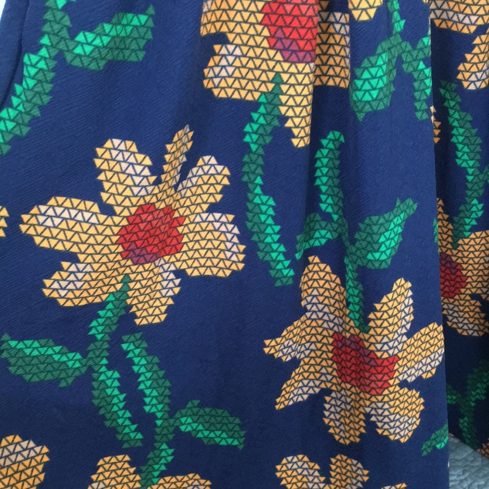 LuLaRoe Amelia - Picture 2 of 2